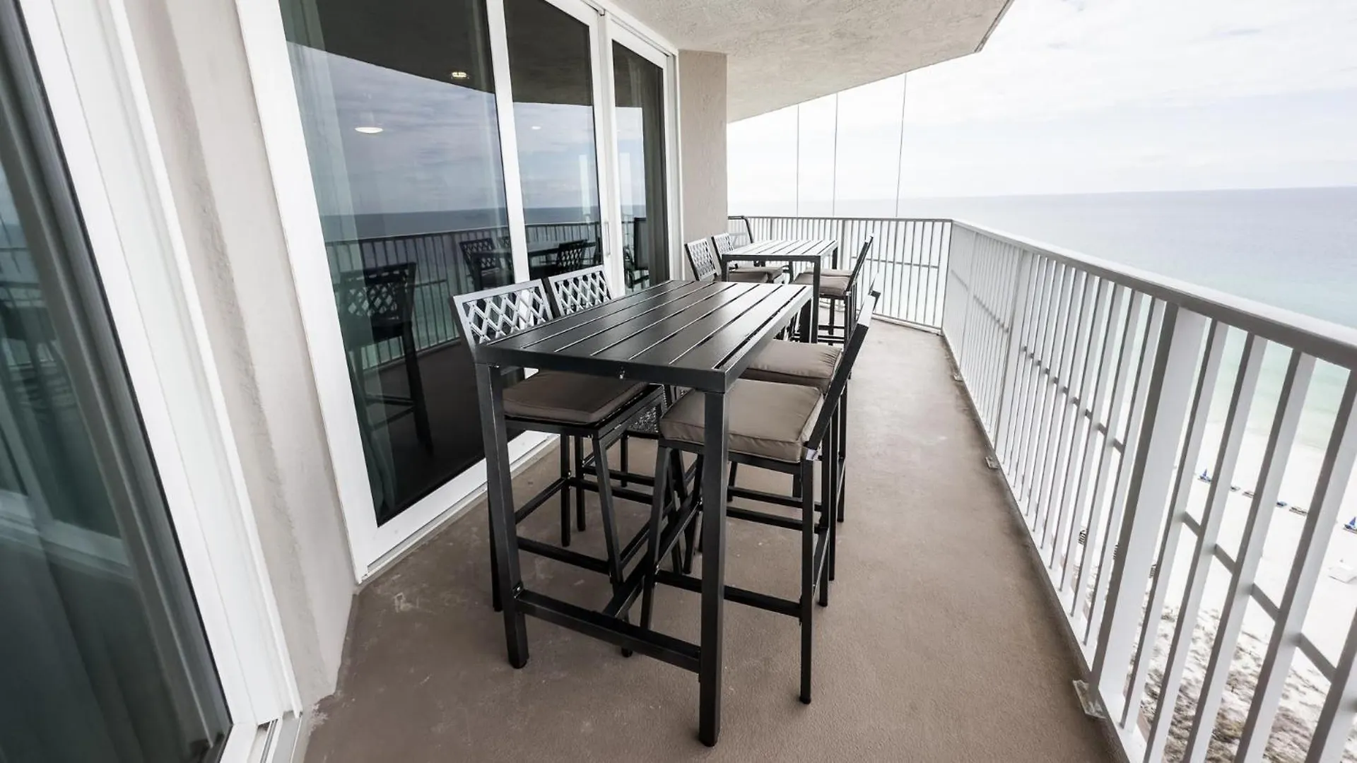New Rental - 3Br 3Ba Corner Beachfront - 2024 Remodel - 3 Pools, Tiki Hut, Gym, Tennis Panama City Beach 0*,  United States