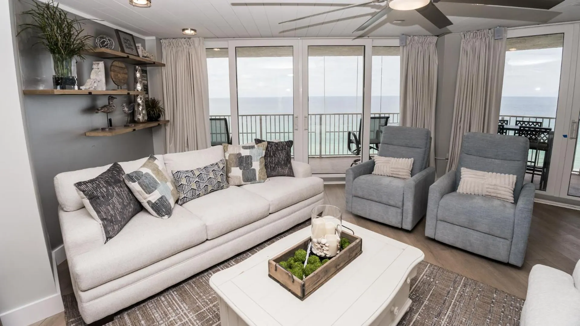 New Rental - 3Br 3Ba Corner Beachfront - 2024 Remodel - 3 Pools, Tiki Hut, Gym, Tennis Panama City Beach Apartment