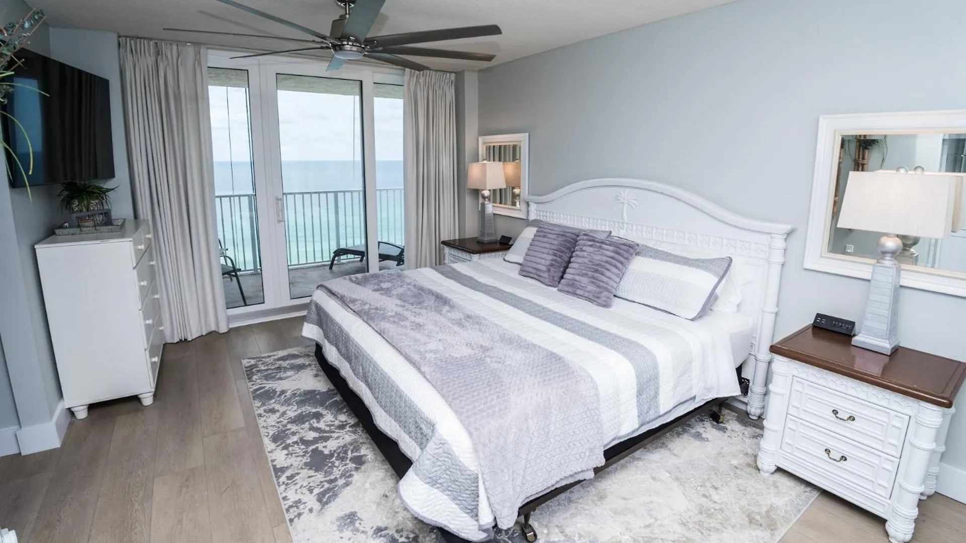 Apartment New Rental - 3Br 3Ba Corner Beachfront - 2024 Remodel - 3 Pools, Tiki Hut, Gym, Tennis Panama City Beach