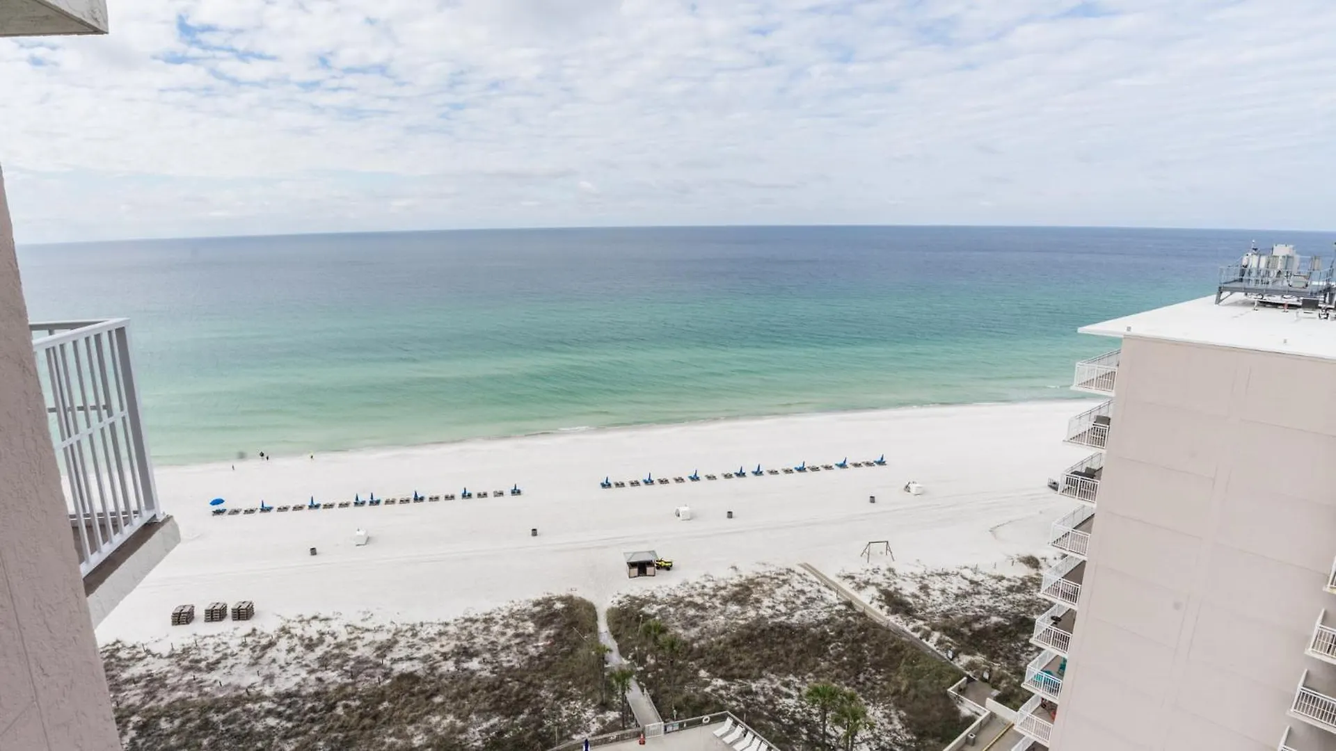 New Rental - 3Br 3Ba Corner Beachfront - 2024 Remodel - 3 Pools, Tiki Hut, Gym, Tennis Panama City Beach