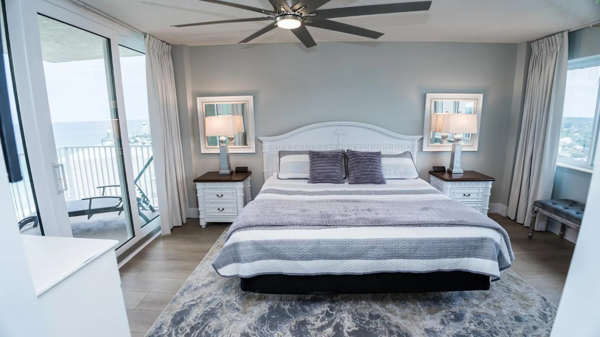 New Rental - 3Br 3Ba Corner Beachfront - 2024 Remodel - 3 Pools, Tiki Hut, Gym, Tennis Panama City Beach