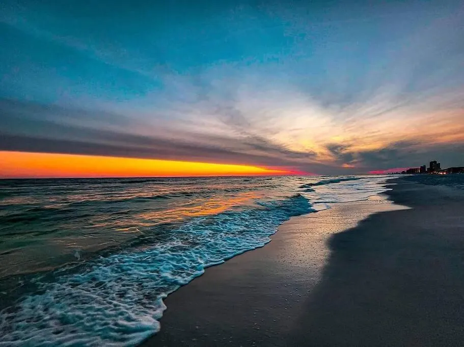 New Rental - 3Br 3Ba Corner Beachfront - 2024 Remodel - 3 Pools, Tiki Hut, Gym, Tennis Panama City Beach 0*,  United States